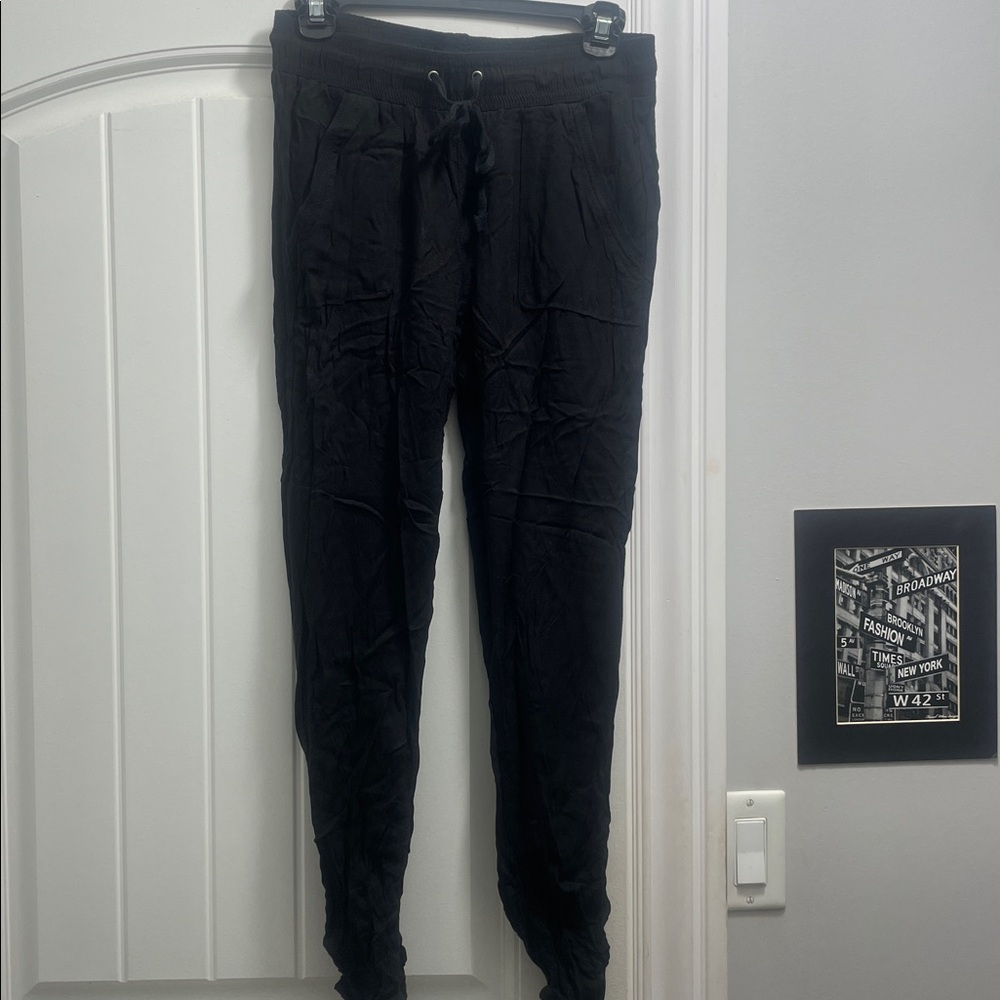 Rock & Republic Black XS Rayon pants womans